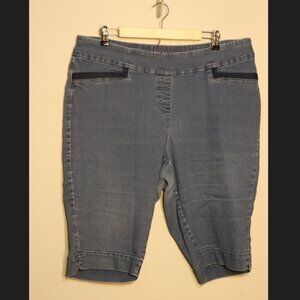 westbound women's jean shorts  with dark blue edging on pocket details